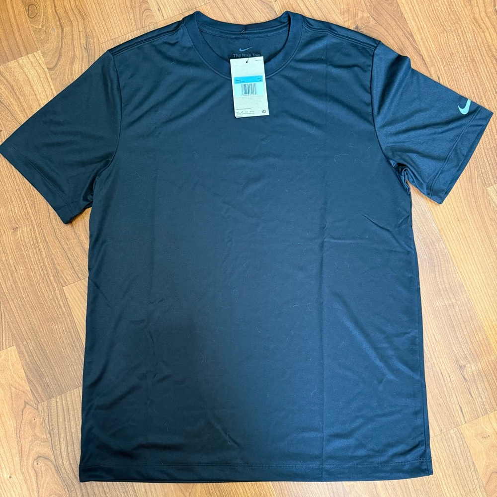 Nike Men's Dark Blue Short Sleeve Tee